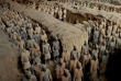Chine - L'armée enterrée de terre cuite de Xian © CNTA