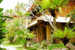 Indonésie - Bali - Seminyak - Bali Agung Village - Jardin et bâtiment Standard Room