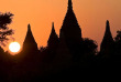 Myanmar - Coucher de soleil sur les temples de Bagan © Marc Dozier