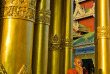 Myanmar - Moine en prière dans un temple de Yangon © Marc Dozier