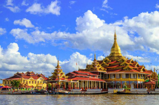 Myanmar – Lac Inle – Paya Phaung Daw Oo © lkuni – Shutterstock
