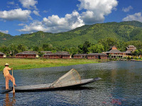 Myanmar - Lac Inle - Aureum Palace Resort - Vue depuis le lac Inle