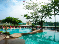 Myanmar - Yangon - The Kandawgyi Palace Hotel – Piscine de l'hôtel