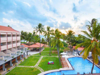 Sri Lanka - Negombo - Paradise Beach - Vue générale sur la piscine et la plage © Paradise Beach Negombo