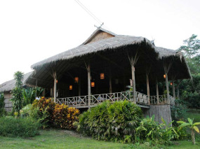 Thailande - Les maisons du Lisu Lodge © Asian Oasis