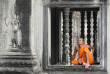Cambodge - Croisière à bord du Mekong Pandaw - Moine au temples d'Angkor Wat © Pandaw Cruises