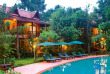 Cambodge - Siem Reap - Angkor Village Resort - Piscine et jardin de l'hôtel