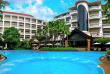 Cambodge - Siem Reap - Hotel Borai Angkor Resort & Spa - Vue extérieure et piscine