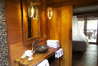 Indonésie - Bali -  Puri Dajuma Cottages - Salle bains Villa Dajuma Pondo Segara