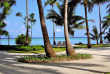 Indonésie - Java - Les jardins et la plage de Menjawakan © Kura Kura Resort