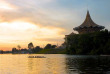 Malaisie - Kuching - L'Istana et la rivière Sarawak