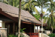 Malaisie - Terengganu - Tanjong Jara Resort - Dans les jardins devant une Ajung Room