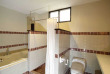 Thailande - Chiang Mai - Rimping Village - Salle de bains d'une Family Suite