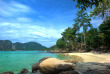 Thailande - Koh Phi Phi - Arayaburi Resort - Plage de Laem Hin