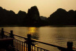 Vietnam - Circuit Halong en terre et mer - Coucher de soleil en Baie d'Halong © Paradise Junk