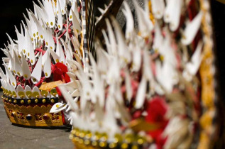 Indonésie - Offrande dans un temple balinais