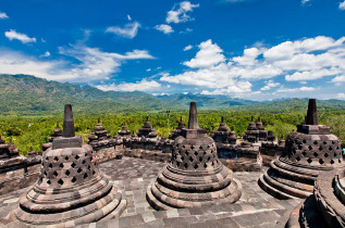 Indonésie - Java - Temple de Borobudur © Pavel Kasatkin – Shutterstock