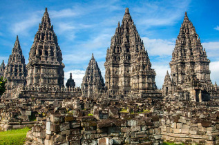 Indonésie - Java - Temple de Prambanan © Alexander Mazurkevich – Shutterstock