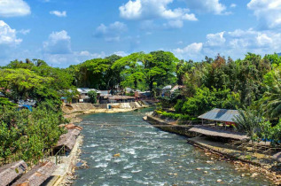 Indonésie - Sumatra - Village de Bukit Lawang © Alexander Mazurkevich – Shutterstock