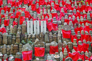 japon - Cimetière du temple Okuno-in au mont Koya © Asia Glab - Shutterstock