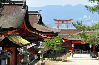 japon - Le sanctuaire de Miyajima © Matej Hudovernik - Shutterstock