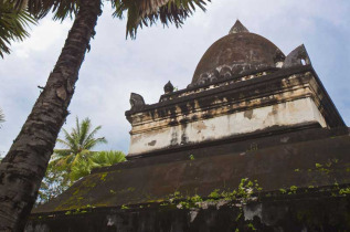 Laos - Le stûpa « Pastèque » © Hotel de la Paix