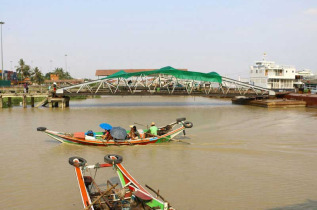 Myanmar – Yagon – Port sur la Yangon River