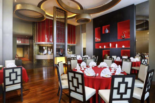 Myanmar – Yangon – Novotel Yangon Max – Royal Pavillon Restaurant © Nyi Nyi Bo