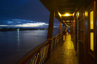 Vietnam - Croisière sur le Mékong - Sur le pont en soirée  © Morgan Ommer - Digital Mekong 