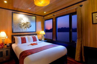 Vietnam - Baie d'Halong en sampan - Superior Cabin © Indochina Sails