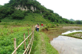 Vietnam - Marche de Mai Hich à Buoc