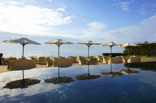 Vietnam - Phan Thiet - Anantara Mui Ne Resort & Spa - Piscine et vue mer