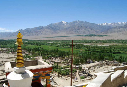 Inde - Monastère donnant sur la vallée de Leh © Kanojia