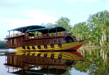 Indonésie - Kalimantan - Le Rahai'i Pangaun sur la rivière Rungai