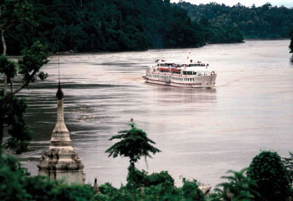 Myanmar - Le Road To Mandalay navigant vers Bhamo © Belmond