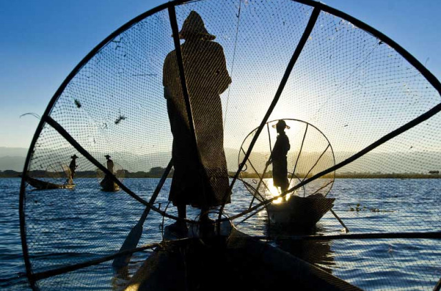 Myanmar - Pêcheur Intha sur le Lac Inle © Marc Dozier