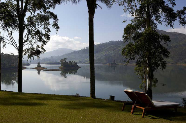 Sri Lanka - Les rives du lac Castlereagh depuis le Ceylon Tea Trails