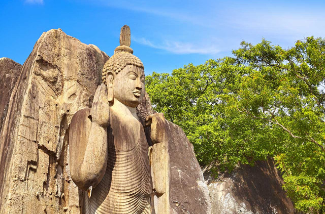 Sri Lanka - Avukana © Shutterstock, John Walker