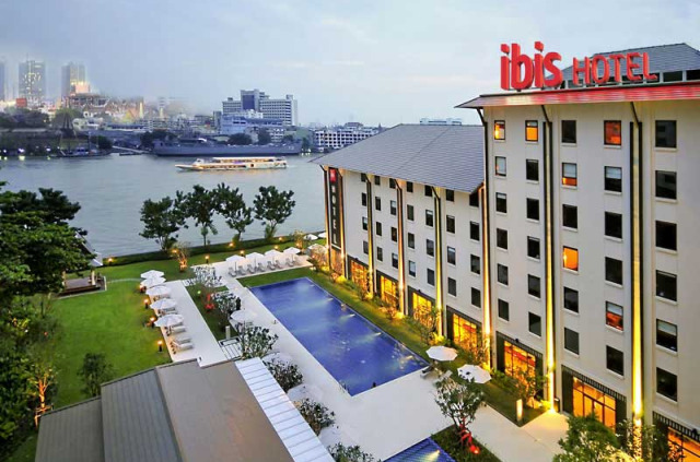 Thailande - Bangkok - Ibis Bangkok Riverside - Vue extérieur de l'Ibis Bangkok Riverside © Martin Dominique