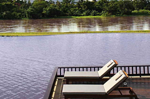 Thailande - Chiang Rai - Le Méridien Chiang Rai Resort - Vue sur la rivière depuis la piscine