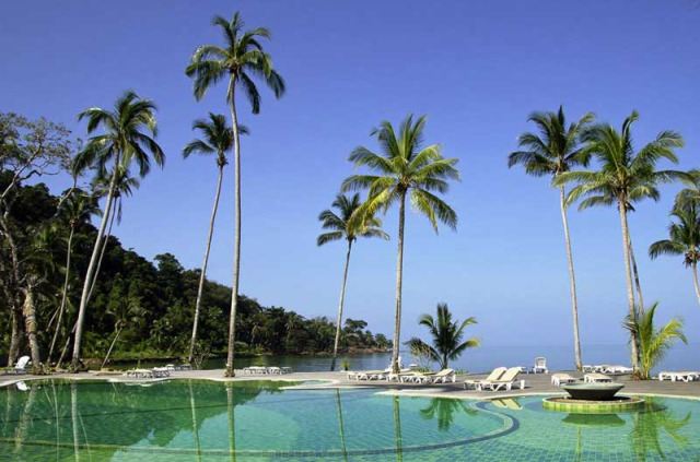 Thailande - Koh Chang - Mercure Koh Chang Hideaway - Piscine et plage de l'hôtel © Somkiat Uksonsuwan