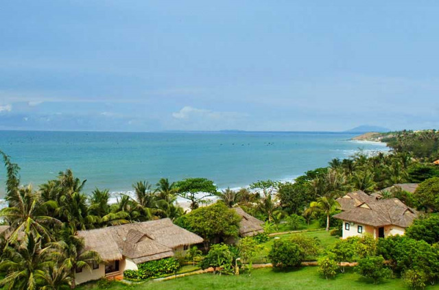 Vietnam - Phan Thiet - Victoria Phan Thiet - Jardin et vue générale de l'hôtel