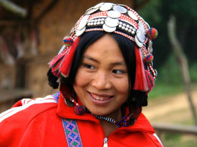 Laos - Jeune femme Kamu
